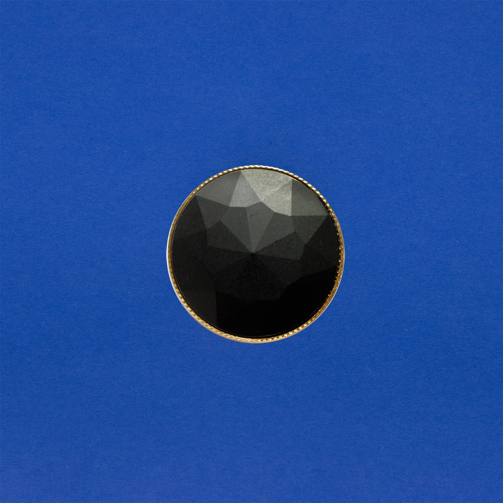 HATCH BLACK, round jewel clap, black colour, faceted resin and zamac metal